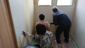 お施主様と珪藻土を塗りました