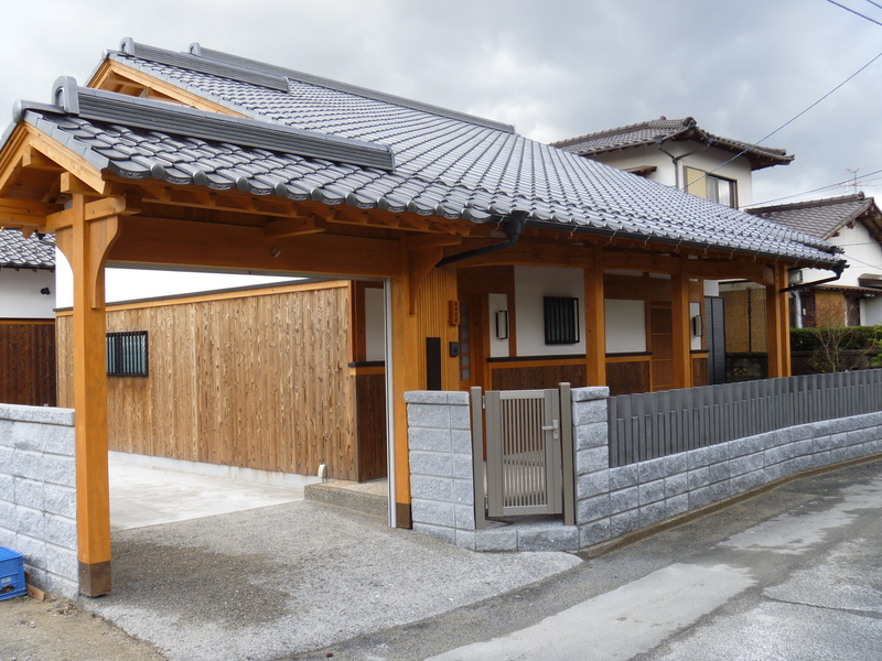 桂川町：H様邸≫伝統工法にこだわった和風住宅、平屋住宅、漆喰壁が小屋組みの梁を目立たせる家
