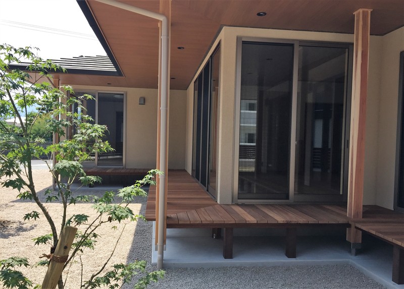 嘉穂郡桂川町：和風住宅、ウッドデッキが囲む家、平屋住宅、ガレージと掘りごたつのある家➁