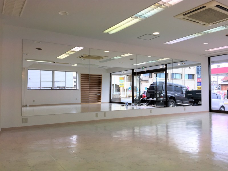 洋菓子店の店舗をデイサービスセンターにリフォーム